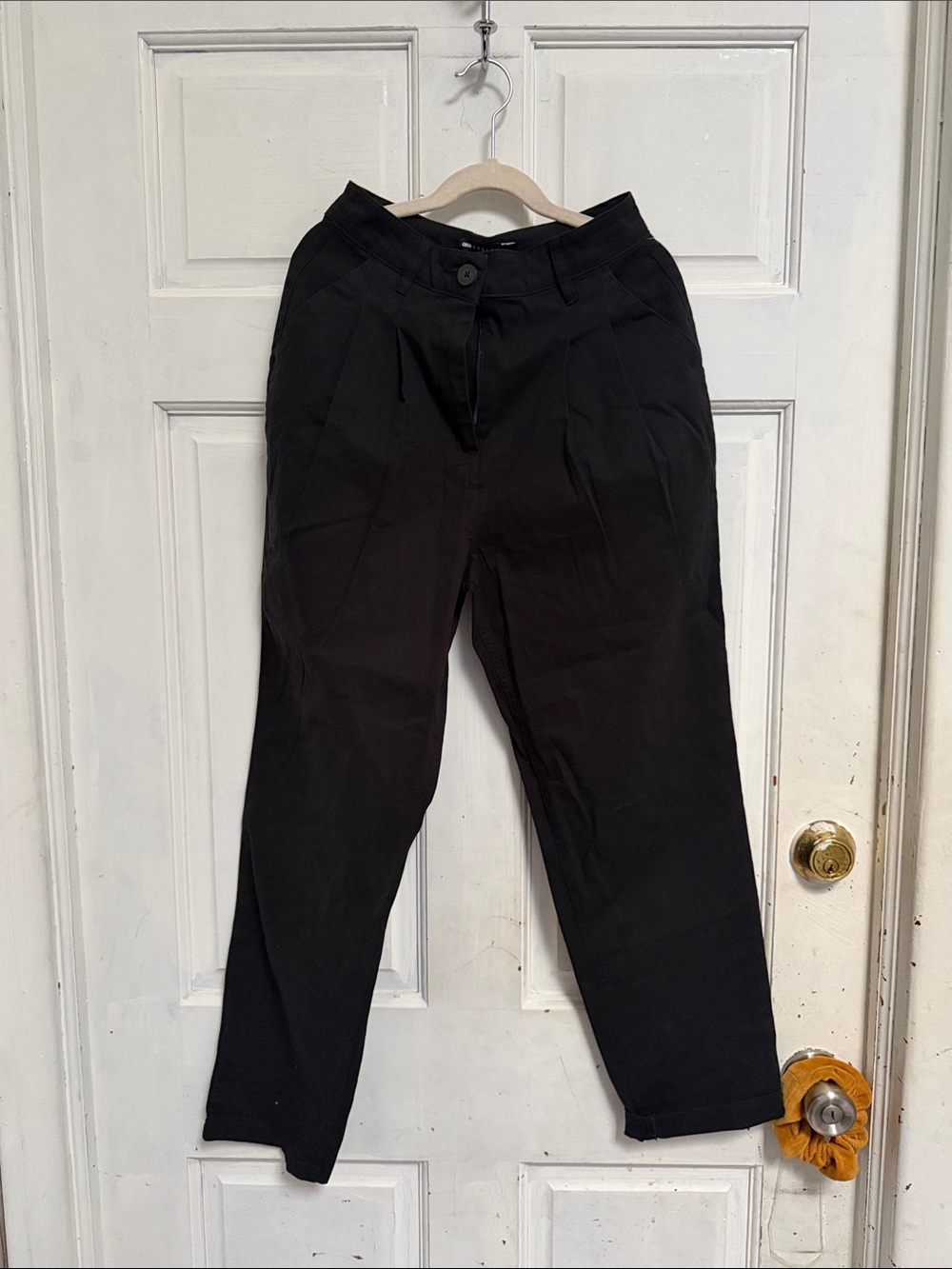 ASOS NWOT Black Women’s Pleated Tapered Pants, Petite